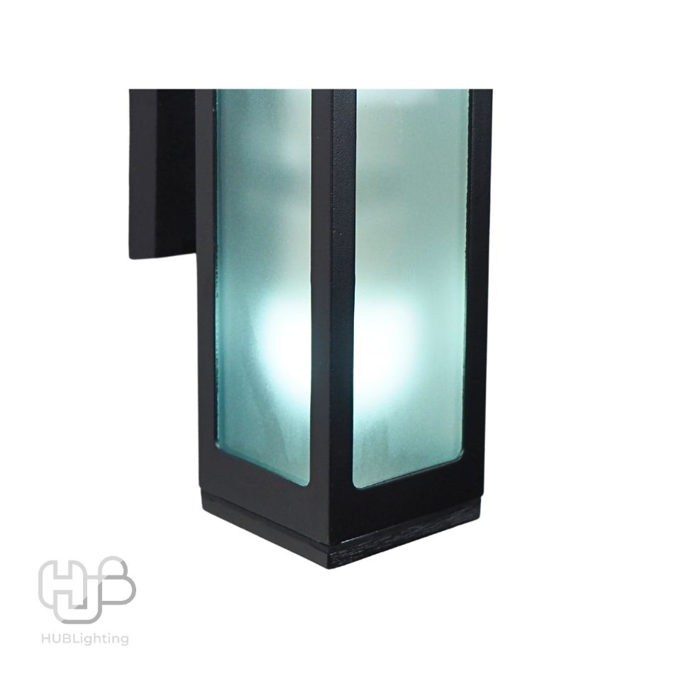 โคมไฟผนังภายนอก A0202 BK ดำ HUB LIGHTING